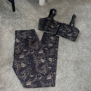 Good American Snakeskin Legging Set